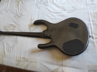 Bajo Ibanez EDC700 Ergodyne