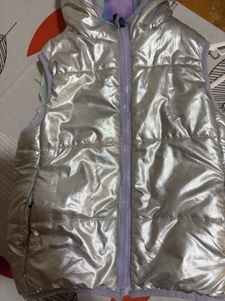 Chaleco reversible plateado y morado