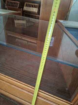 Mostrador de Madera y Cristal