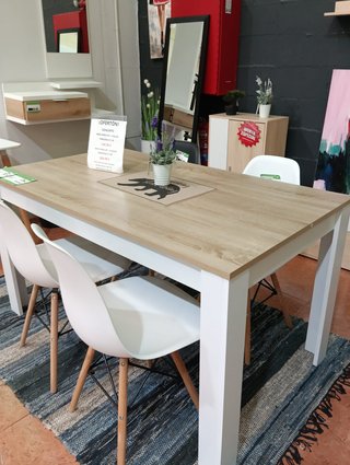 Mesa de comedor y 4 sillas Liquidación!