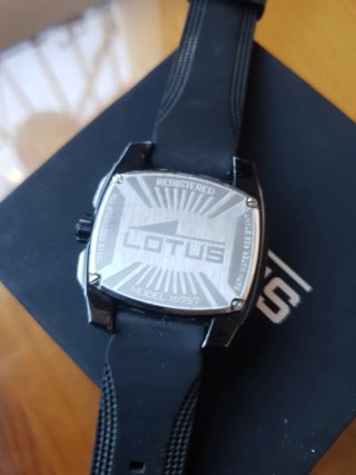 Reloj Lotus Doom