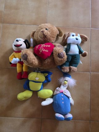 Muñecos y Peluches Variados