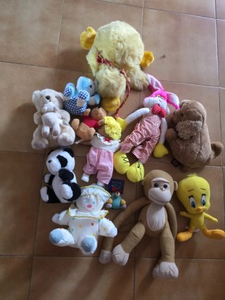 Muñecos y Peluches Variados