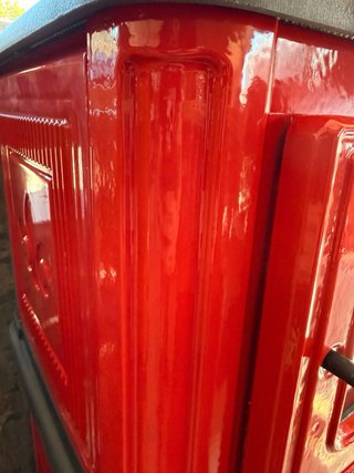 Chimenea de Leña de Fundición Roja