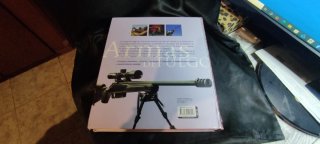 Libro  Ilustrado de Armas de Fuego. Gran formato