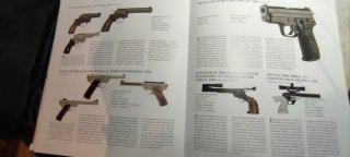 Libro  Ilustrado de Armas de Fuego. Gran formato