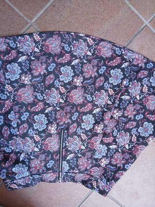 Falda estampada con cremallera