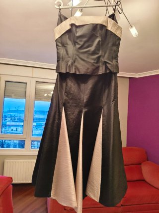 Traje de fiesta negro y beige