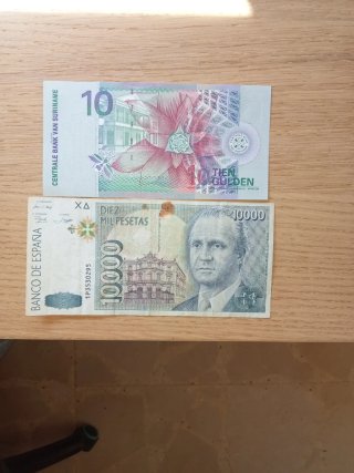 Lote de 2 Billetes: 10 Florines y 10000 Pesetas