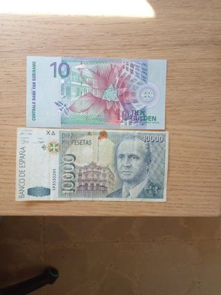 Lote de 2 Billetes: 10 Florines y 10000 Pesetas