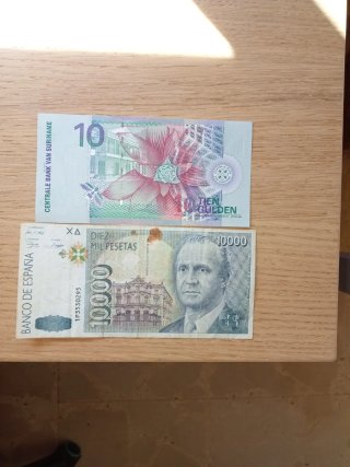Lote de 2 Billetes: 10 Florines y 10000 Pesetas