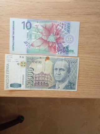 Lote de 2 Billetes: 10 Florines y 10000 Pesetas