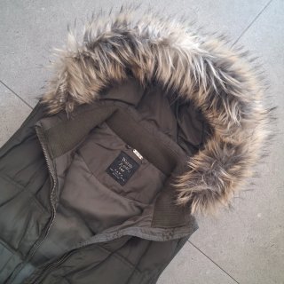 Chaleco Acolchado Zara con Capucha