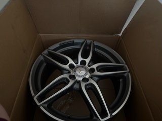 4 Llantas Mercedes-AMG 18 pulgadas (2017)