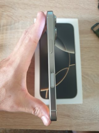 iPhone 16 Pro