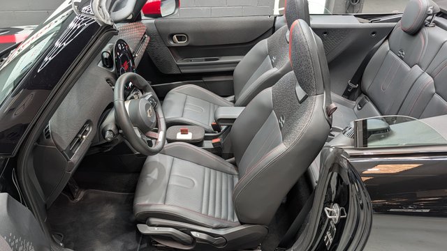 MINI COOPER JCW Cabrio 2026