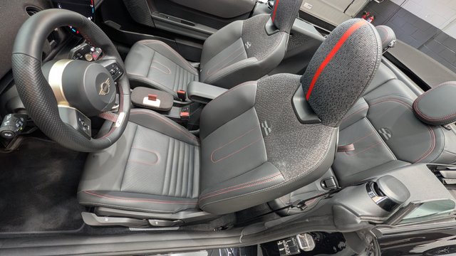 MINI COOPER JCW Cabrio 2026