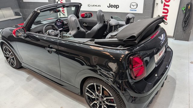 MINI COOPER JCW Cabrio 2026