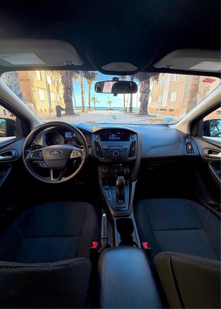 Ford focus SE 2.0 gasolina 218cv negro 2019