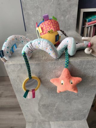 Juguetes para coche de bebé