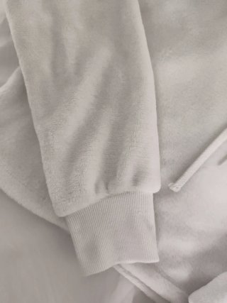 Sudadera cropped súper suave