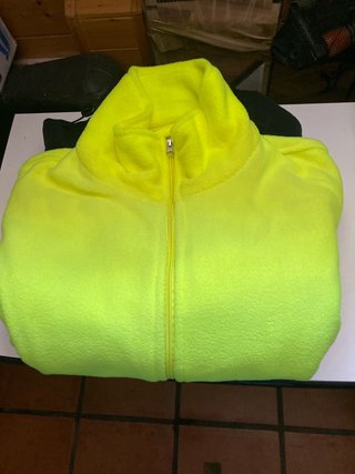 Polar verde y amarillo con cremallera