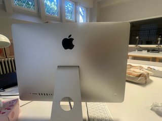 iMac 21.5 2017 i5 8GB + Teclado/Ratón