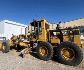 Motoniveladora Caterpillar