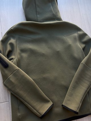 Chaqueta Nike Tech Fleece.