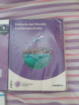 Lote de libros de 1° de Bachillerato de Sociales