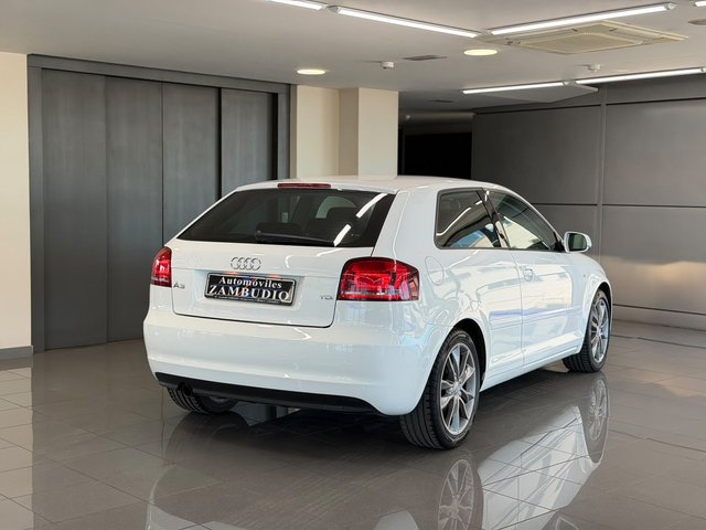 Audi A3 1.6 TDI 105cv Ambiente
