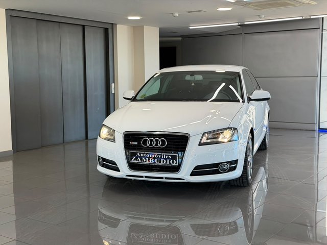 Audi A3 1.6 TDI 105cv Ambiente
