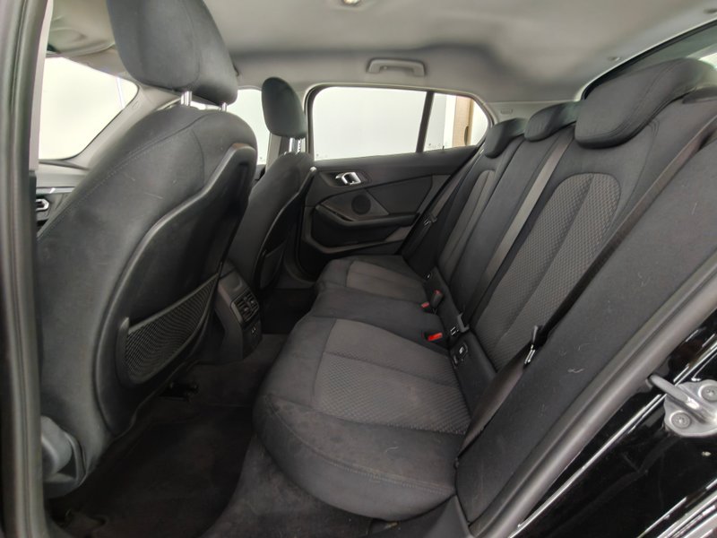 BMW Serie 1 116d (F40) 2022, foto 8