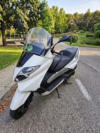 Scooter 125cc Blanca en perfecto estado