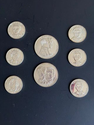 Plata. OFERTA. Set de 8 Monedas "Familia Real".
