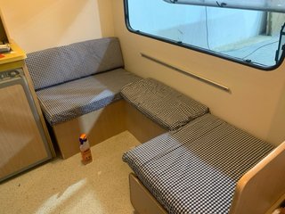 Caravana ACE 330 - Menos de 750kg para 4 personas