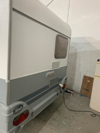 Caravana ACE 330 - Menos de 750kg para 4 personas