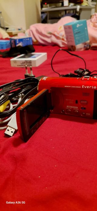 Cámara de vídeo JVC Everio Roja