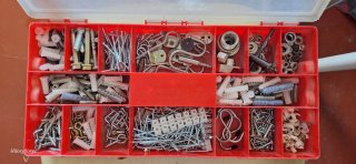 Caja organizadora con tornillería y accesorios