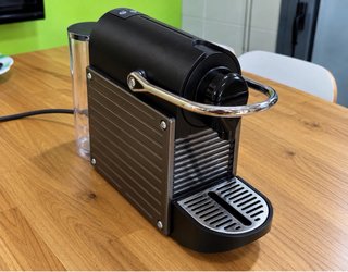 Cafetera Nespresso Pixie Titan