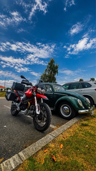 Moto Guzzi V85TT 2021
