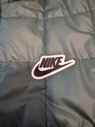 Abrigo Nike Verde Talla M
