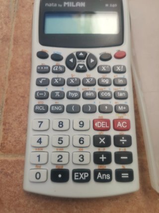 Calculadora Milan M 240