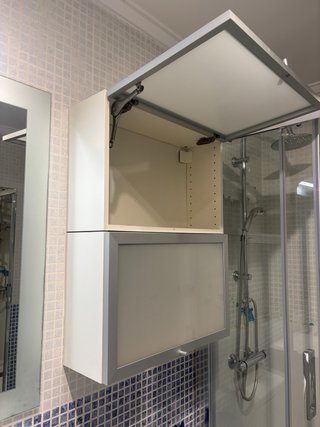 Conjunto de baño: muebles, lavabo, grifo, espejo..