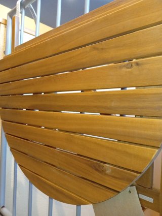 Mesa auxiliar plegable exterior. madera de acacia