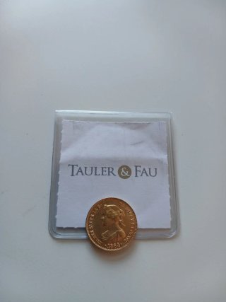 Moneta d'oro da 40 Reales con effigie di Elisabetta II