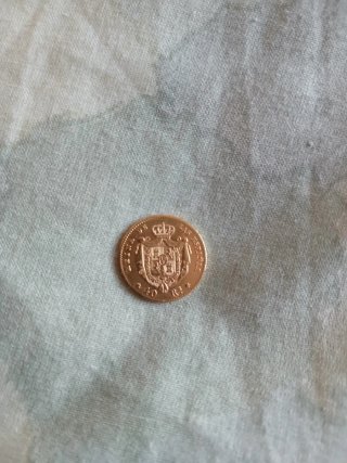 Moneta d'oro da 40 Reales con effigie di Elisabetta II