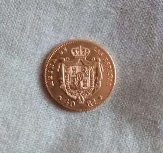 Moneta d'oro da 40 Reales con effigie di Elisabetta II