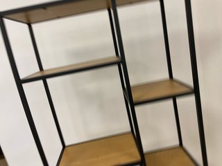 Estantería de Metal y Madera. Negro y roble
