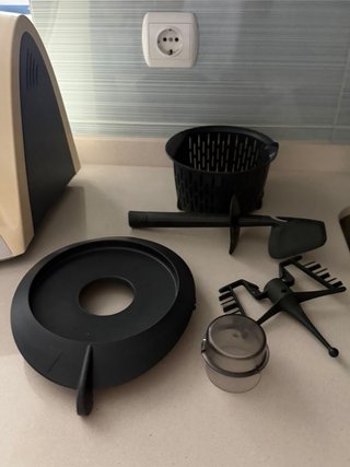 Thermomix TM31 con libros originales y accesorios